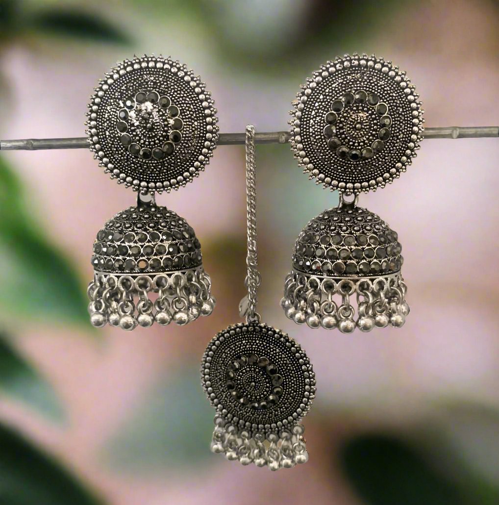Saaya Maang Tikka & Earrings Set