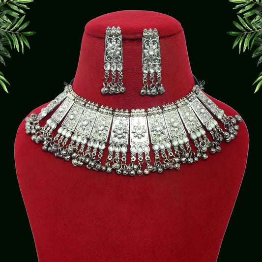 Gaurangi Set
